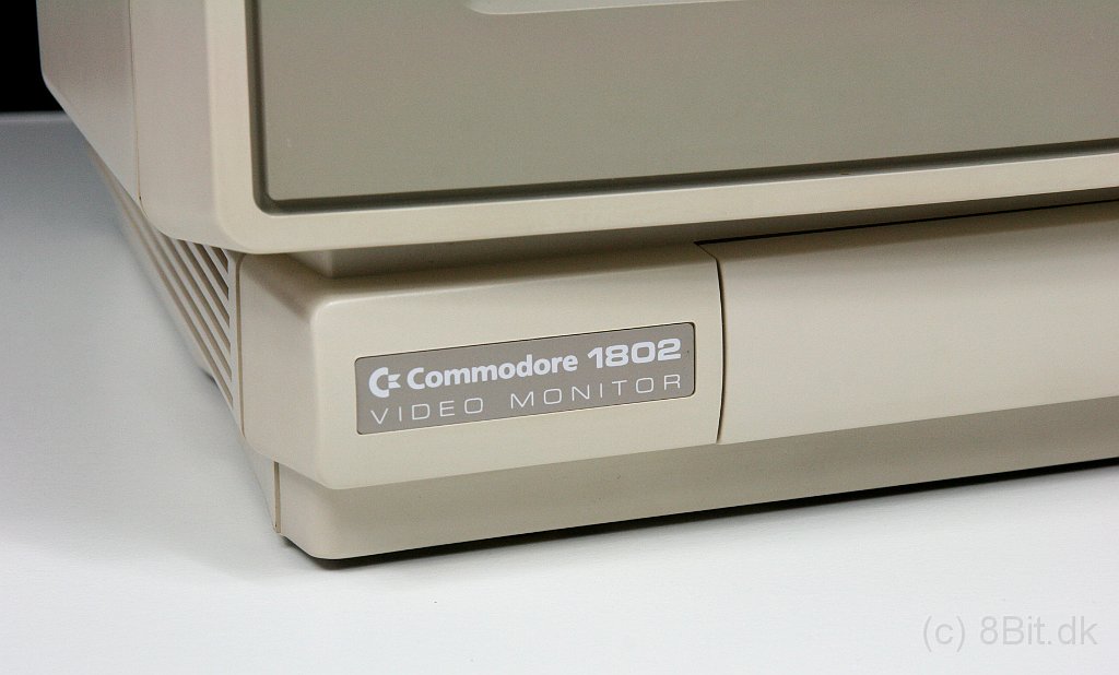 Commodore 1802 In Box 15.JPG